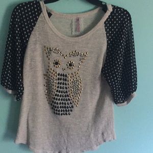 Long sleeve shirt with and owl